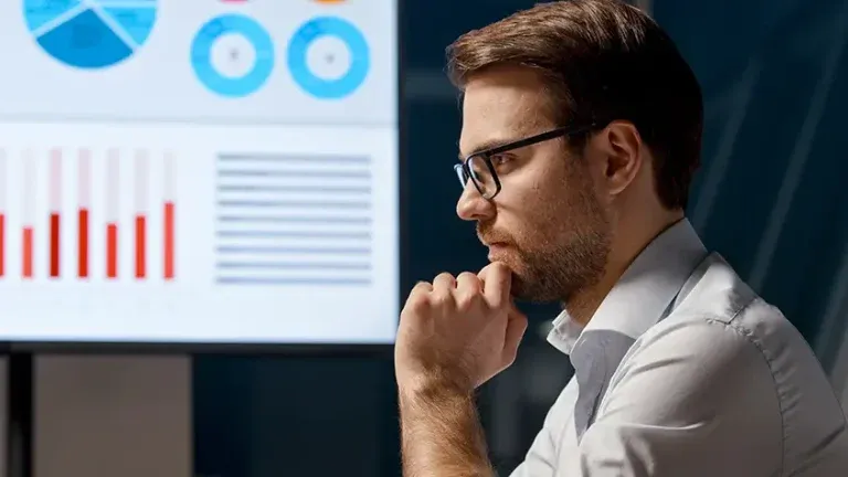Does online manufacturing business contribute to increasing turnover?